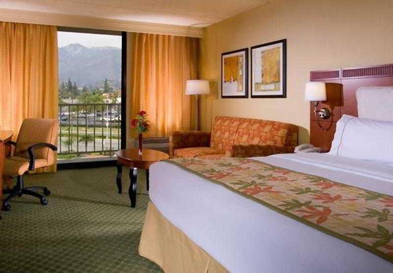 Courtyard By Marriott Los Angeles Pasadena/Monrovia Exteriér fotografie